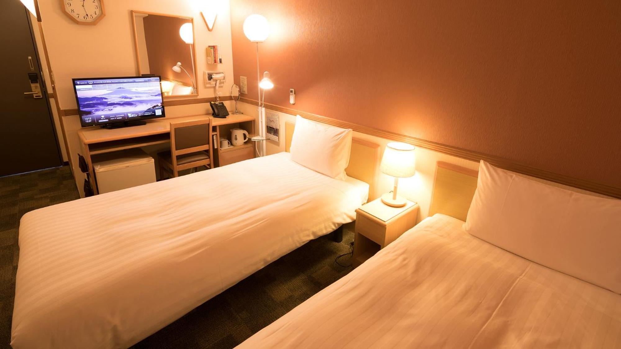 Toyoko Inn Fujisan Numazu Eki Kita Guchi No 1 Room photo